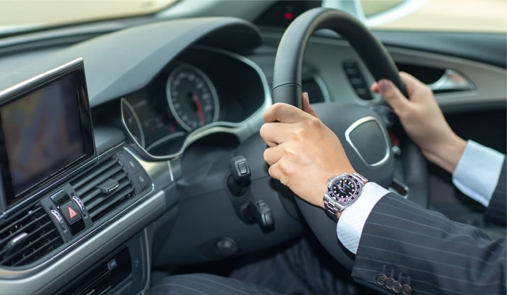 深夜も安心。専属ドライバーが、ご自宅付近まで送迎